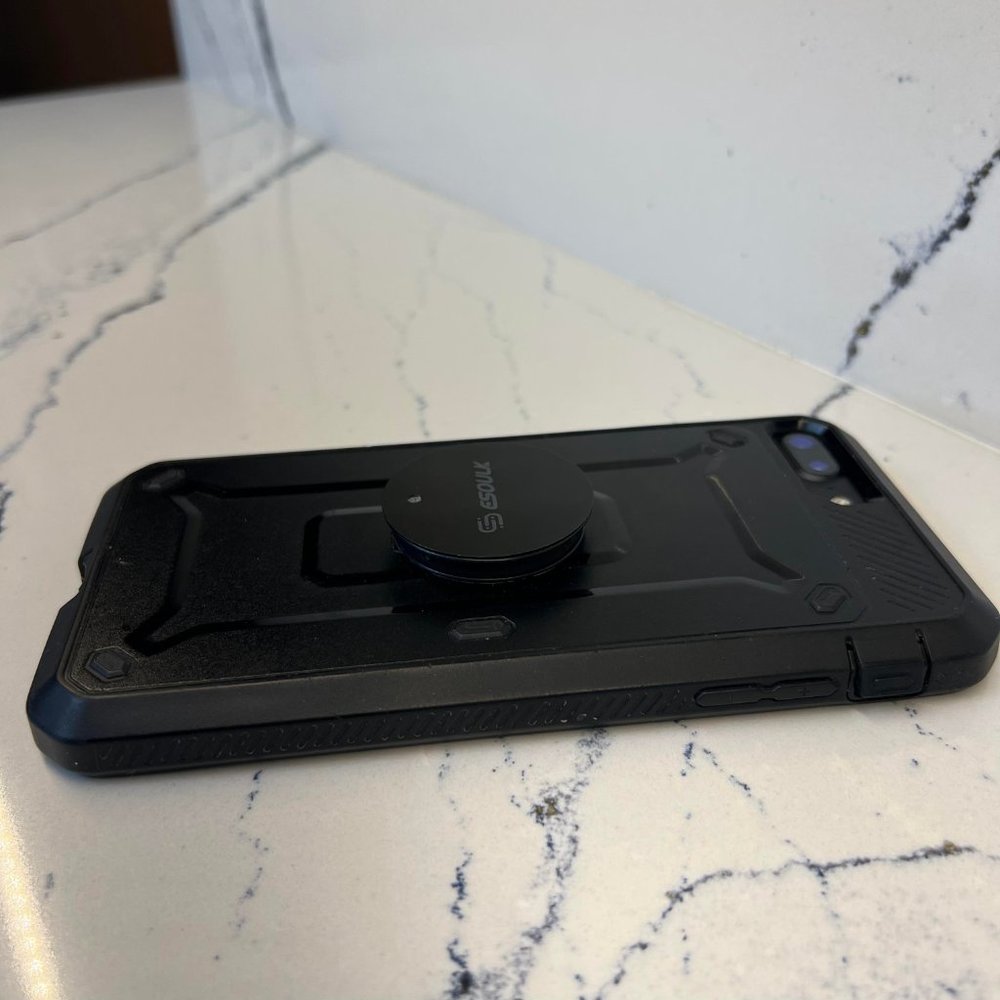 iPhone 7 Plus - Picture 2 of 4